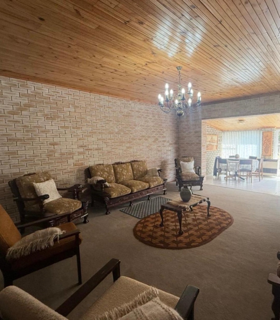 7 Bedroom Property for Sale in Bothasrus Eastern Cape